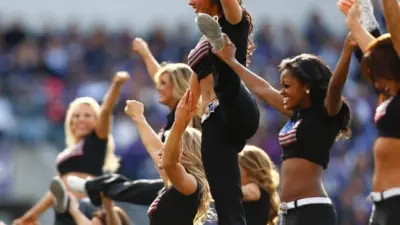 Ravens cheerleader