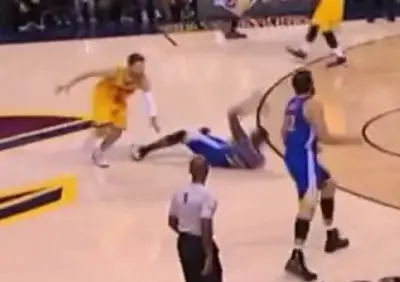 Matthew Dellavedova Draymond Green