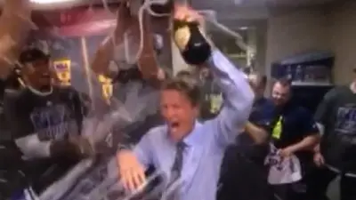 Steve Kerr champagne