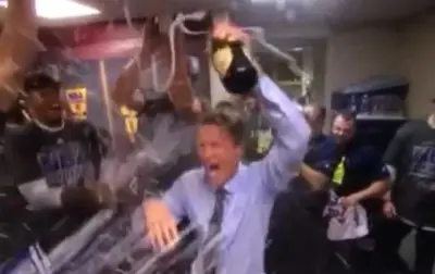 Steve Kerr champagne