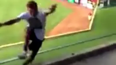 Reds fan streaker