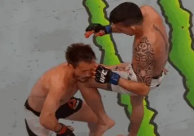 Thomas Almeida flying knee