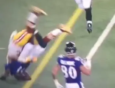 Keenan Robinson tackle