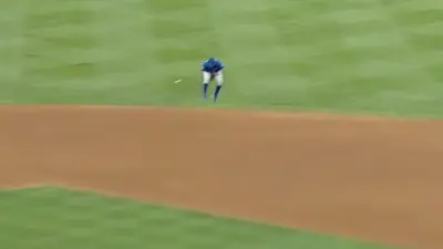 Starlin Castro short hop