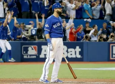 Jose Bautista bat flip