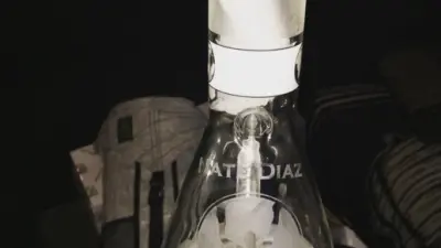 Nate Diaz bong