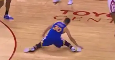Steph Curry sprained knee