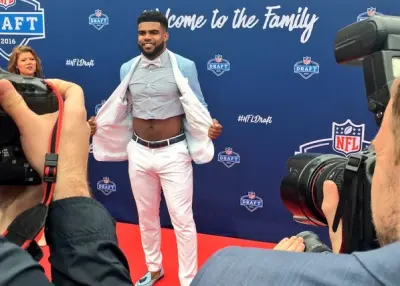 Ezekiel Elliott crop top