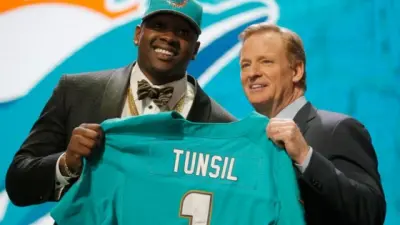 Laremy Tunsil Dolphins