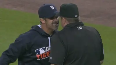 Brad Ausmus umpire