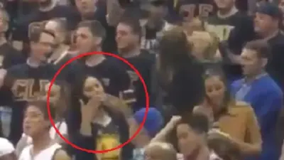 Ayesha Sonya Curry blow kisses