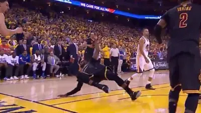LeBron James dunk