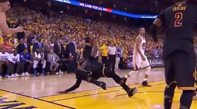 LeBron James dunk