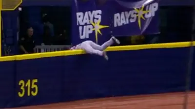 Andrew Benintendi catch