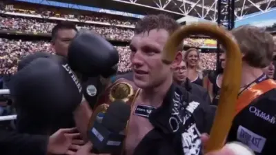 Jeff Horn gloves cane