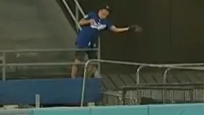 Dodgers fan catch