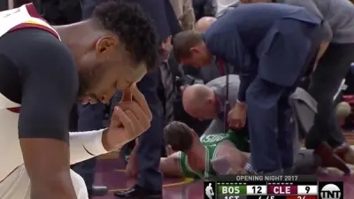 Gordon Hayward leg