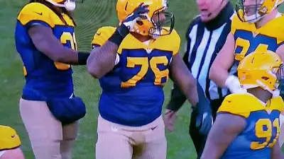 Mike Daniels pee pants
