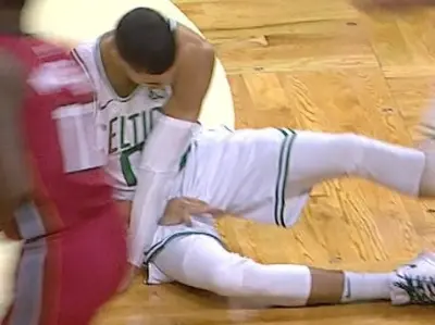 Jayson Tatum pinky