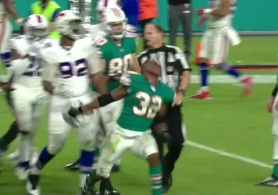 Kenyan Drake helmet