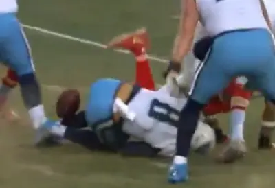 Marcus Mariota fumble