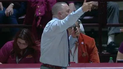 Buzz Williams fans