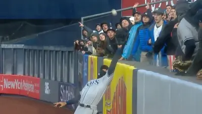 Carlos Gomez robs HR