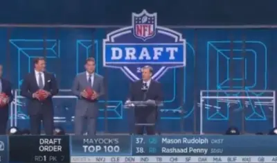 Roger Goodell booed