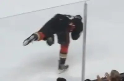 Ryan Getzlaf puck