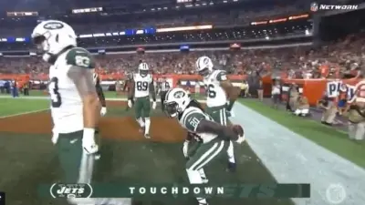 Isaiah Crowell butt