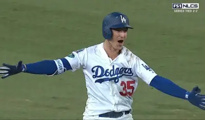 Cody Bellinger hit