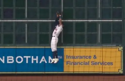 Tony Kemp catch