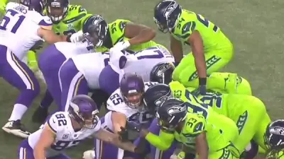 Bobby Wagner leap frog