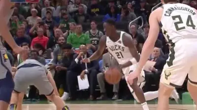 Tony Snell Bojan Bogdanovic
