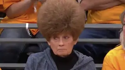 Jazz fan huge hair