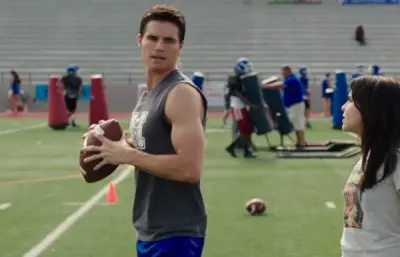 Robbie Amell