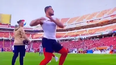 Nick Bosa hips
