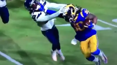 Todd Gurley stiffarm