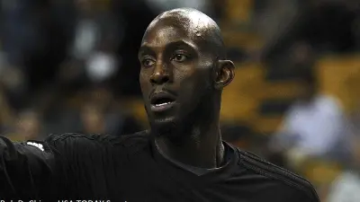 Kevin Garnett during warmups