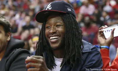Alvin Kamara smiles