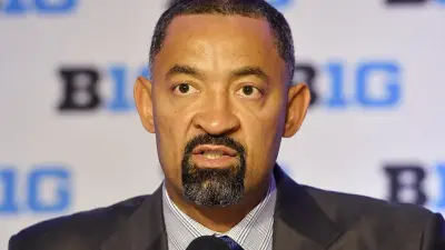 Juwan Howard at a press conference