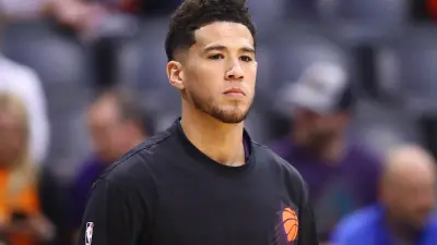 Devin Booker warming up