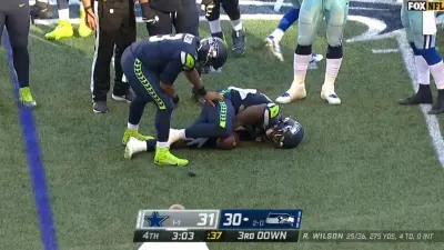 Chris Carson knee injury