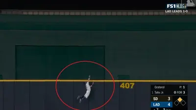 Cody Bellinger catch