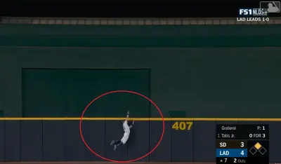 Cody Bellinger catch