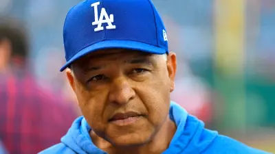 Dave Roberts in Dodgers hat