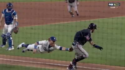 Justin Turner dive