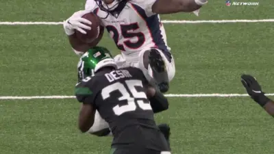 Melvin Gordon hurdle