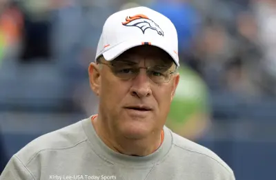 Vic Fangio on the sideline