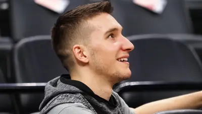 Bogdan Bogdanovic on the court